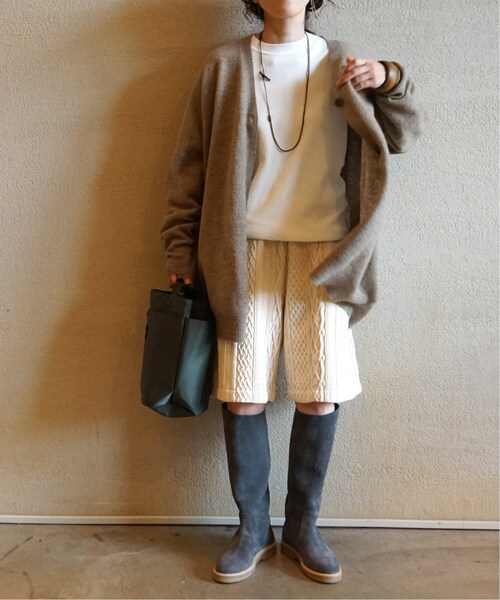 JOURNAL STANDARD LUXE（ジャーナルスタンダード　ラックス）の「メリノボイル Vネックカーディガン（カーディガン/ボレロ・レディース・チャコールグレー/ベージュ/ネイビー・FREE）」の7枚目の写真