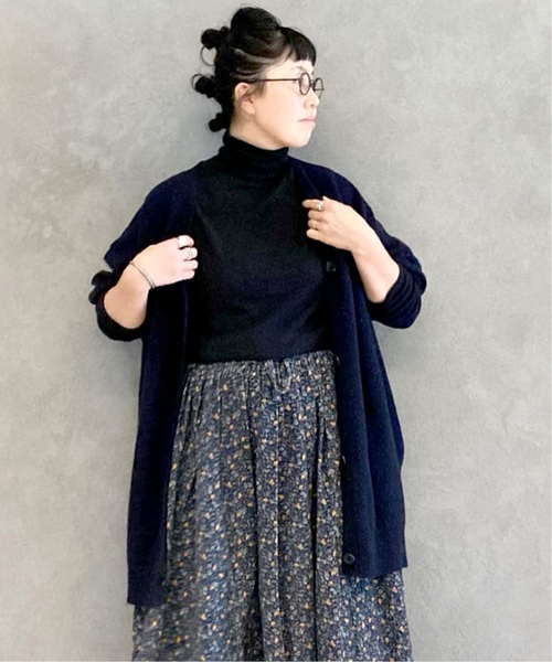 JOURNAL STANDARD LUXE（ジャーナルスタンダード　ラックス）の「メリノボイル Vネックカーディガン（カーディガン/ボレロ・レディース・チャコールグレー/ベージュ/ネイビー・FREE）」の19枚目の写真