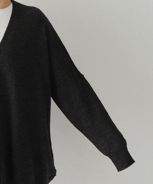 JOURNAL STANDARD LUXE（ジャーナルスタンダード　ラックス）の「メリノボイル Vネックカーディガン（カーディガン/ボレロ・レディース・チャコールグレー/ベージュ/ネイビー・FREE）」の16枚目の写真