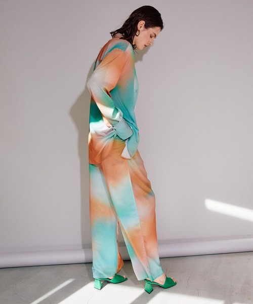 MAISON SPECIAL(メゾンスペシャル)の「グラデーションイージーパンツ【MAISON SPECIAL/メゾンスペシャル】■セットアップ対応■(その他パンツ・レディース・パープル/グリーン・36/38)」の4枚目の写真