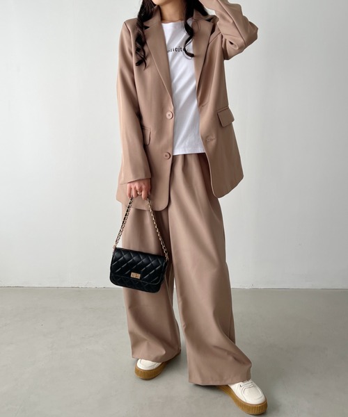 CLEA（クレア）の「【2点SET】テーラードオーバーサイズジャケット+ワイドタックスラックスセットアップ（セットアップ・レディース・モカ/アイボリー/ブラック・L/M）」の6枚目の写真