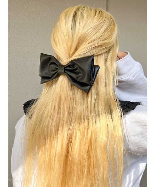 WC（ダブル シー）の「フェイクレザービッグリボンバレッタ（バレッタ/ヘアクリップ・レディース・ベージュ/ブラック・FREE）」の16枚目の写真