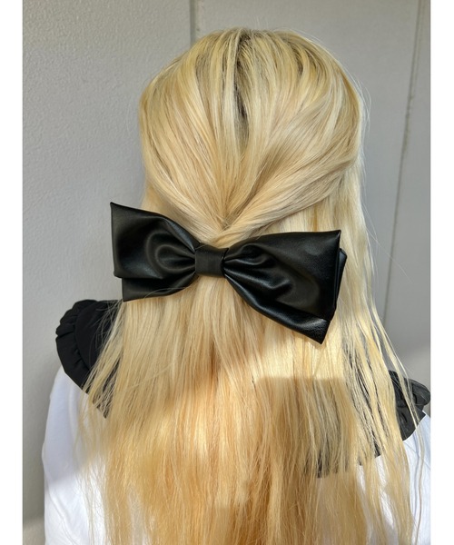 WC（ダブル シー）の「フェイクレザービッグリボンバレッタ（バレッタ/ヘアクリップ・レディース・ベージュ/ブラック・FREE）」の15枚目の写真
