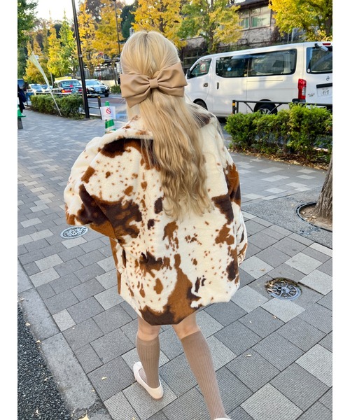 WC（ダブル シー）の「フェイクレザービッグリボンバレッタ（バレッタ/ヘアクリップ・レディース・ベージュ/ブラック・FREE）」の12枚目の写真