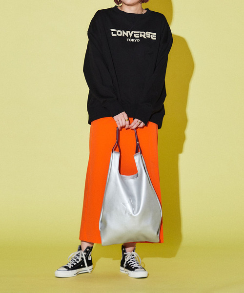 CONVERSE TOKYO（コンバーストウキョウ）の「フロッキーロゴスウェット（スウェット・レディース・アイボリー/チャコールグレー/ブラック・FREE）」の10枚目の写真