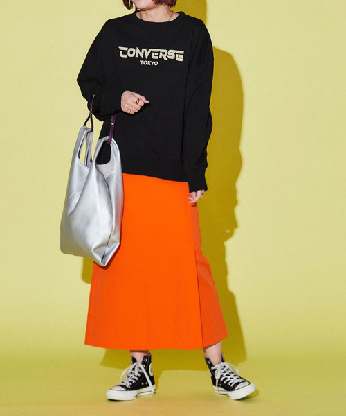 CONVERSE TOKYO（コンバーストウキョウ）の「フロッキーロゴスウェット（スウェット・レディース・アイボリー/チャコールグレー/ブラック・FREE）」の12枚目の写真