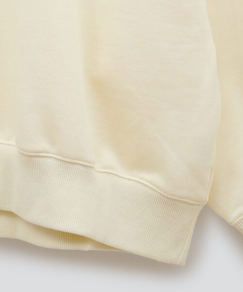 CONVERSE TOKYO（コンバーストウキョウ）の「フロッキーロゴスウェット（スウェット・レディース・アイボリー/チャコールグレー/ブラック・FREE）」の18枚目の写真