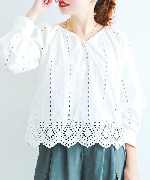 le.coeur blanc(ルクールブラン)の「カットワークレースショートブラウス(シャツ/ブラウス・レディース・オフホワイト/ブラック・38)」の5枚目の写真