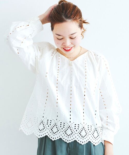 le.coeur blanc(ルクールブラン)の「カットワークレースショートブラウス(シャツ/ブラウス・レディース・オフホワイト/ブラック・38)」の6枚目の写真