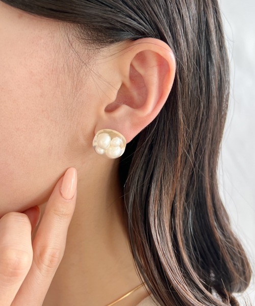 thank U more(サンキューモア)の「マルチ パール モチーフ ピアス【両耳用】(ピアス(両耳用)・レディース・ホワイト・FREE)」の3枚目の写真