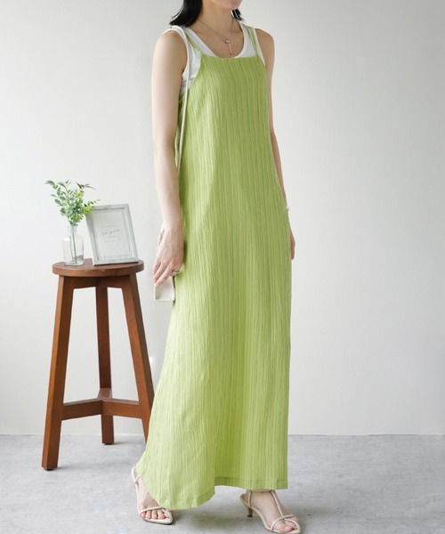 IAMUSE（アイアミューズ）の「楊柳ストライプ　バックオープンワンピース S0943【IAMUSE】（ワンピース・レディース・パープル/グリーン/ライトブラウン・FREE）」の4枚目の写真