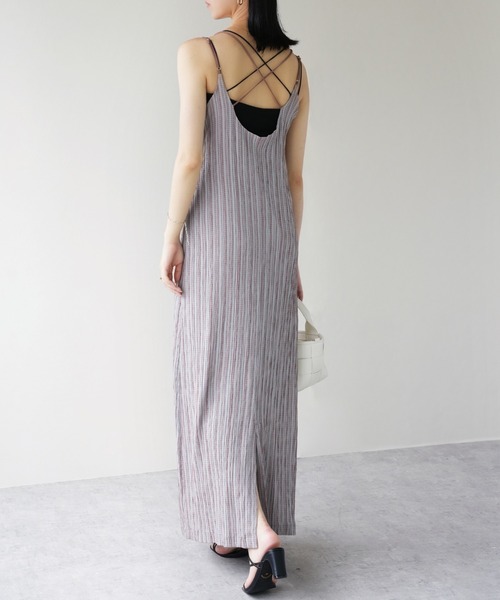 IAMUSE（アイアミューズ）の「楊柳ストライプ　バックオープンワンピース S0943【IAMUSE】（ワンピース・レディース・パープル/グリーン/ライトブラウン・FREE）」の22枚目の写真