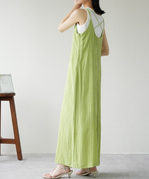 IAMUSE（アイアミューズ）の「楊柳ストライプ　バックオープンワンピース S0943【IAMUSE】（ワンピース・レディース・パープル/グリーン/ライトブラウン・FREE）」の6枚目の写真