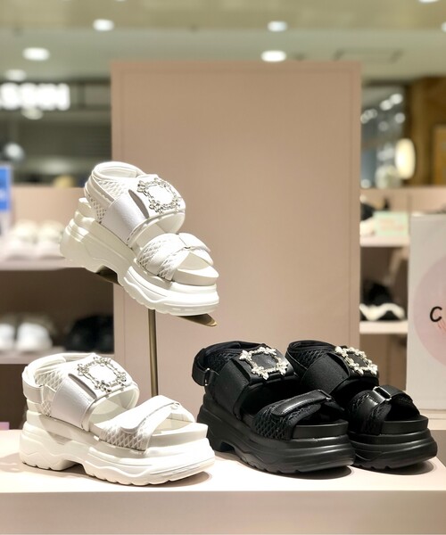 cs T&P(シーエスティーアンドピー)の「◆軽量厚底2段ソール ビジューサンダル(サンダル・レディース・ホワイト/ブラック・L/LL/S/M)」の18枚目の写真