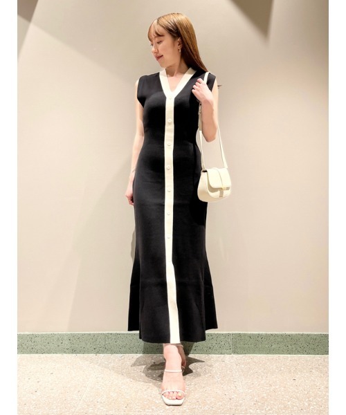 セール】フロントボタンノースリニット（ワンピース）｜SNIDEL