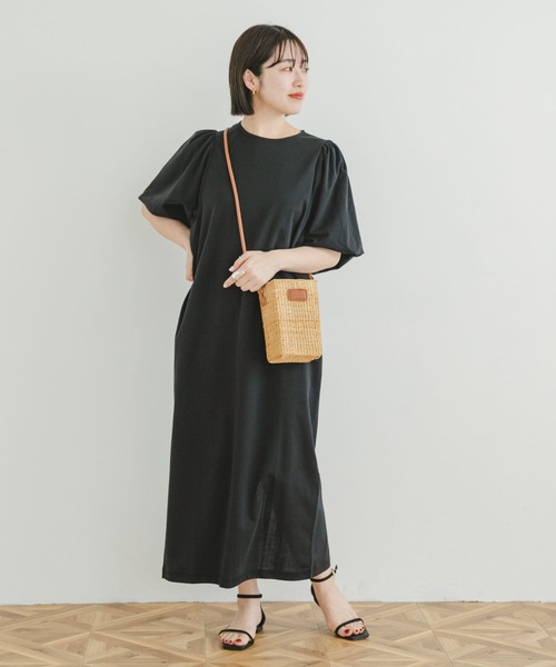 ITEMS URBANRESEARCH（アイテムズ アーバンリサーチ）の「『UR TECH』ソデボリュームワンピース（ワンピース・レディース・ブラック/グリーン・FREE）」の2枚目の写真