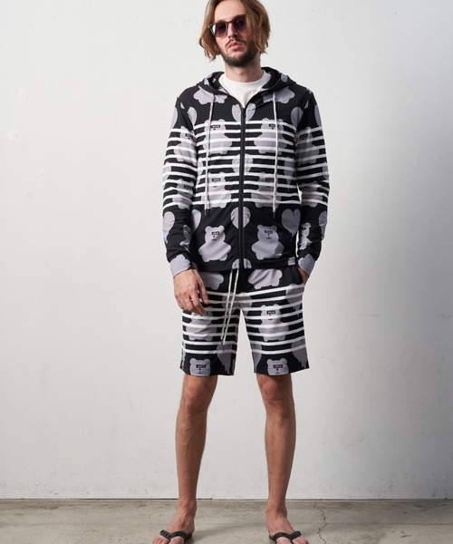 STUD MUFFIN（スタッドマフィン）の「STUD MUFFIN/スタッドマフィン/ベアハートボーダー柄ストレッチナイロン ラッシュショートパンツ（ラッシュガード・メンズ・ブラック/ホワイト・3/2）」の3枚目の写真