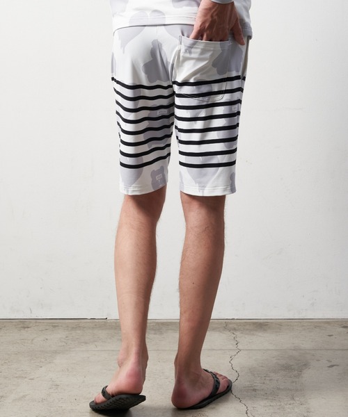 STUD MUFFIN（スタッドマフィン）の「STUD MUFFIN/スタッドマフィン/ベアハートボーダー柄ストレッチナイロン ラッシュショートパンツ（ラッシュガード・メンズ・ブラック/ホワイト・3/2）」の12枚目の写真