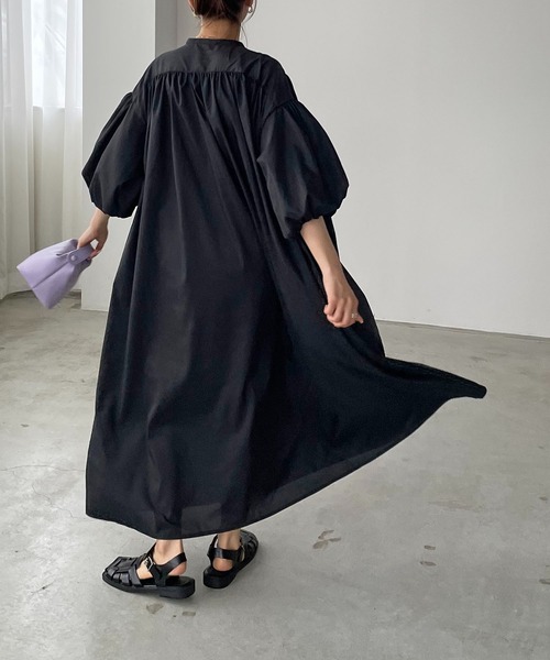 210nouve（トゥージュヌーブ）の「パールボタンギャザーワンピース（シャツワンピース・レディース・ブルー/ブラック/ホワイト・FREE）」の6枚目の写真