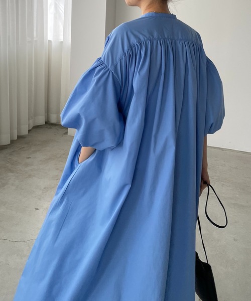 210nouve（トゥージュヌーブ）の「パールボタンギャザーワンピース（シャツワンピース・レディース・ブルー/ブラック/ホワイト・FREE）」の5枚目の写真