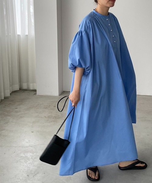 210nouve（トゥージュヌーブ）の「パールボタンギャザーワンピース（シャツワンピース・レディース・ブルー/ブラック/ホワイト・FREE）」の4枚目の写真