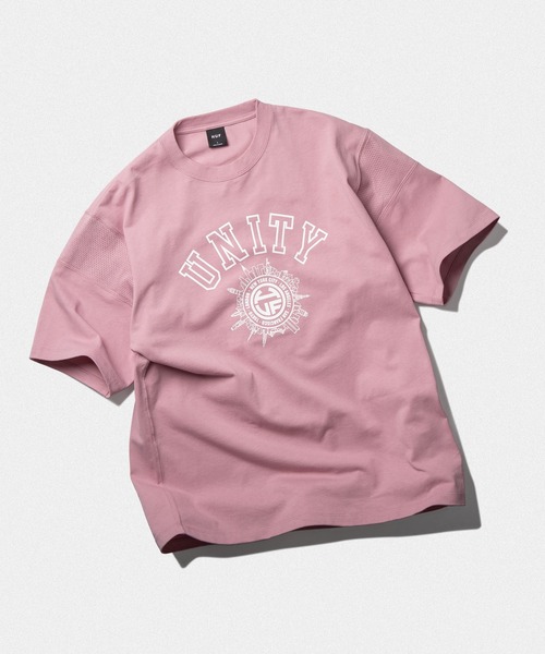 HUF（ハフ）の「INTERNATIONALLY KNOWN FOOTBALL CREW / HUF Tシャツ フットボールクルー（Tシャツ/カットソー・メンズ・ブラック/ローズ/アッシュグレー・X-SMALL/SMALL/MEDIUM/LARGE/X-LARGE/XX-LARGE）」の3枚目の写真