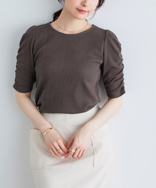 Pierrot（ピエロ）の「ランダムテレコギャザースリーブTシャツ（Tシャツ/カットソー・レディース・ブラック/ダークブラウン/オフホワイト・M/L）」の2枚目の写真