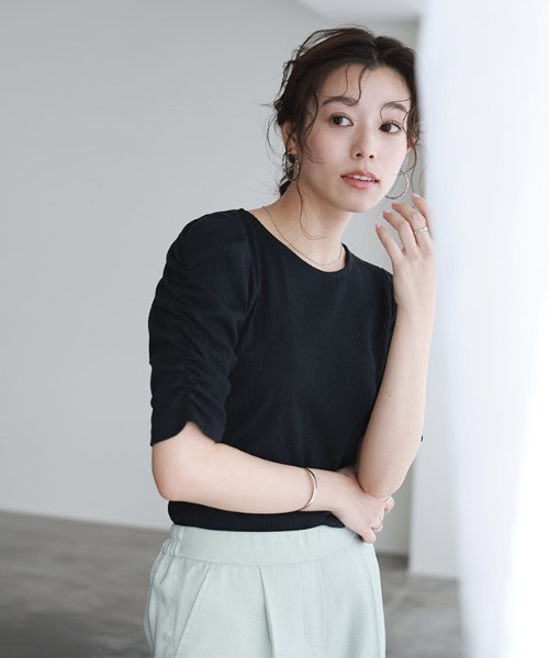 Pierrot（ピエロ）の「ランダムテレコギャザースリーブTシャツ（Tシャツ/カットソー・レディース・ブラック/ダークブラウン/オフホワイト・M/L）」の3枚目の写真