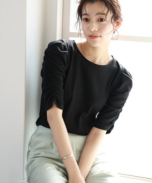 Pierrot（ピエロ）の「ランダムテレコギャザースリーブTシャツ（Tシャツ/カットソー・レディース・ブラック/ダークブラウン/オフホワイト・M/L）」の4枚目の写真