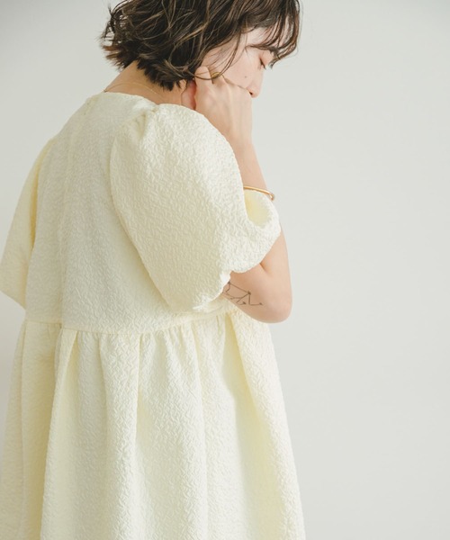 ITEMS URBANRESEARCH（アイテムズ アーバンリサーチ）の「フクレジャガードチュニック（Tシャツ/カットソー・レディース・オフホワイト/ブラック・FREE）」の5枚目の写真