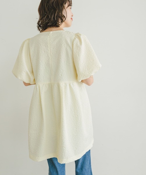 ITEMS URBANRESEARCH（アイテムズ アーバンリサーチ）の「フクレジャガードチュニック（Tシャツ/カットソー・レディース・オフホワイト/ブラック・FREE）」の6枚目の写真