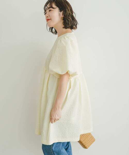 ITEMS URBANRESEARCH（アイテムズ アーバンリサーチ）の「フクレジャガードチュニック（Tシャツ/カットソー・レディース・オフホワイト/ブラック・FREE）」の7枚目の写真