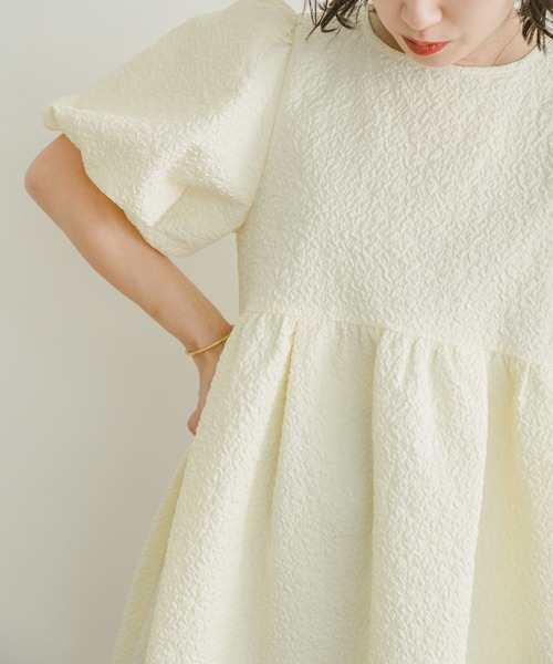 ITEMS URBANRESEARCH（アイテムズ アーバンリサーチ）の「フクレジャガードチュニック（Tシャツ/カットソー・レディース・オフホワイト/ブラック・FREE）」の17枚目の写真