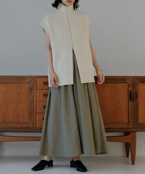 hellam（へラム）の「ハイネックニットベスト（ベスト・レディース・杢グレー/アイボリー/ブラック/ホワイト/グレイッシュベージュ・FREE）」の10枚目の写真