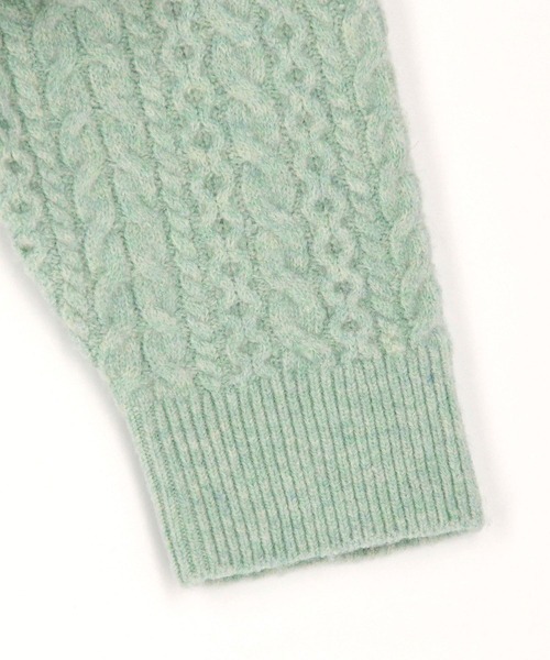 179/WG(イチナナキュウダブルジー)の「ロゴ刺繍入りケーブルニットショートカーディガン(カーディガン/ボレロ・レディース・グレー/オフホワイト/グリーン・FREE)」の9枚目の写真