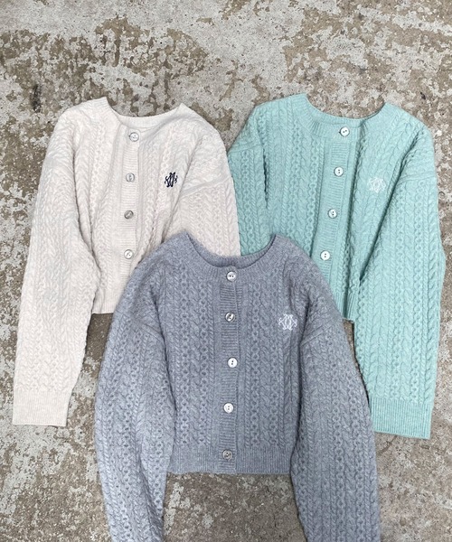 179/WG(イチナナキュウダブルジー)の「ロゴ刺繍入りケーブルニットショートカーディガン(カーディガン/ボレロ・レディース・グレー/オフホワイト/グリーン・FREE)」の15枚目の写真