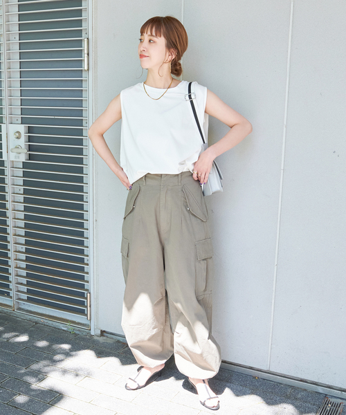 B.C STOCK(ベーセーストック)の「《追加》ノースリーブ フレアTシャツ(Tシャツ/カットソー・レディース・ベージュ/カーキ/ホワイト/ブラック・FREE)」の10枚目の写真