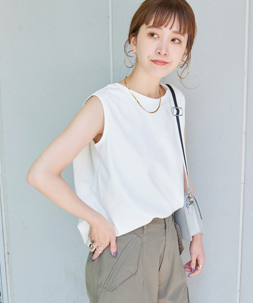 B.C STOCK(ベーセーストック)の「《追加》ノースリーブ フレアTシャツ(Tシャツ/カットソー・レディース・ベージュ/カーキ/ホワイト/ブラック・FREE)」の13枚目の写真