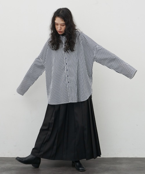 Libra Cue（リブラ キュー）の「バンドカラーラウンドヘムロングスリーブシャツ（シャツ/ブラウス・レディース・ネイビー/ベージュ・FREE）」の9枚目の写真