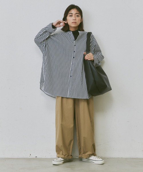 Libra Cue（リブラ キュー）の「バンドカラーラウンドヘムロングスリーブシャツ（シャツ/ブラウス・レディース・ネイビー/ベージュ・FREE）」の20枚目の写真