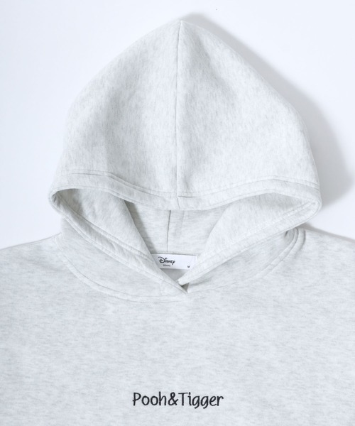 Disney(ディズニー)の「Disney(ディズニー)キャラクター後ろ姿バックプリント スウェットトレーナーパーカー(裏起毛)/モンスターズインク・くまのプーさん・チップとデール・ミッキーマウス(パーカー・レディース・ベージュ/ピンク/ブルー/ホワイト系その他・M/L)」の21枚目の写真