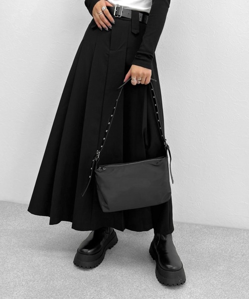 LVEU.（ラブユ.）の「【LVEU.】ベルトショルダースクエアバッグ / バッグ 鞄 BAG ショルダー スクエア 斜め掛け ブラック（ショルダーバッグ・レディース・ブラック・FREE）」の11枚目の写真