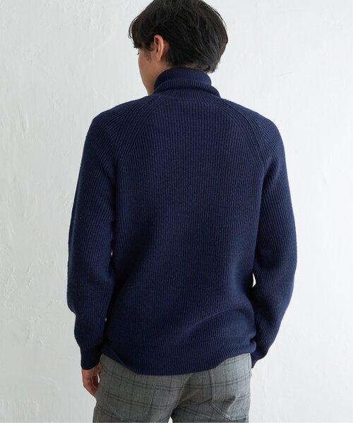 ikka（イッカ）の「【洗濯機で洗える】ウォッシャブルラムウールタートルニット（ニット/セーター・メンズ・ライトグレー/ネイビー・S/M/L/XL）」の9枚目の写真