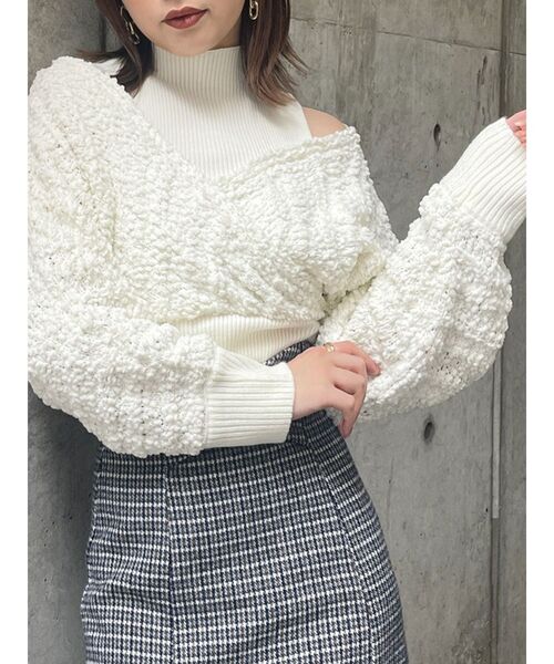 MURUA（ムルーア）の「ショルダーオープンカシュクールニット（ニット/セーター・レディース・ブラック/ワイン/ホワイト・FREE）」の2枚目の写真