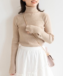 デザインパール釦ハイネックリブニット