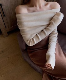 ボリュームオフショルニット