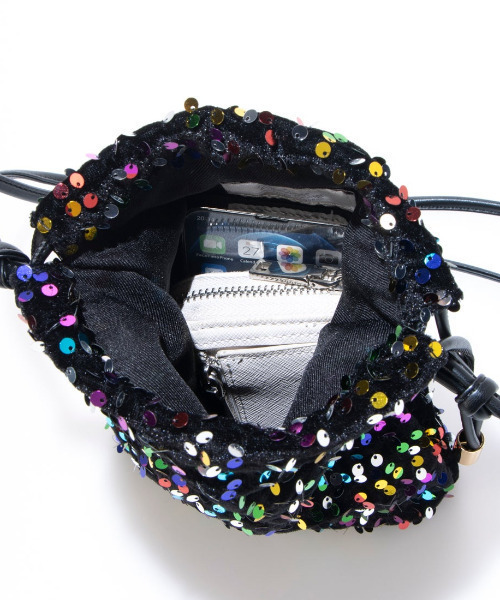 cache cache（カシュ カシュ）の「カシュカシュ cachecache / スパンコール巾着ミニショルダーバッグ（ショルダーバッグ・レディース・シルバー/マルチ/ブラック・FREE）」の10枚目の写真