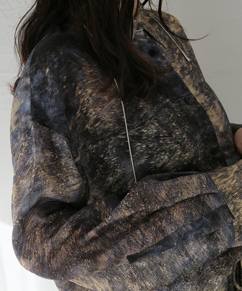 SAYAKADAVIS(サヤカディヴィス)の「【SAYAKADAVIS/サヤカデイヴィス】Crushed Cupro PT wide sleeve:シャツ(シャツ/ブラウス・レディース・ネイビー・MEDIUM)」の6枚目の写真