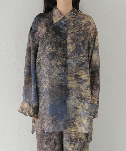 SAYAKADAVIS(サヤカディヴィス)の「【SAYAKADAVIS/サヤカデイヴィス】Crushed Cupro PT wide sleeve:シャツ(シャツ/ブラウス・レディース・ネイビー・MEDIUM)」の8枚目の写真