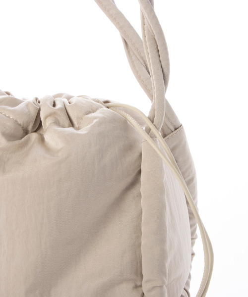 kakatoo(カカトゥ)の「カカトゥ kakatoo / ツイストハンドルドロストバッグ(ショルダーバッグ・レディース・アイボリー/イエロー/ブラック・FREE)」の14枚目の写真